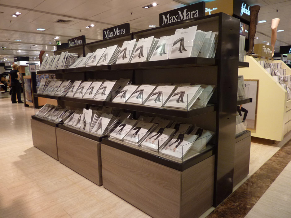 DESIGN AND CONSTRUCTION of a BOOTH for MAX MARA EL CORTE INGLES PROYECTO GENUS